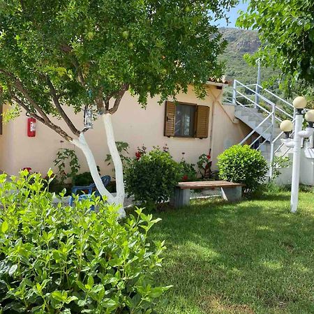 Garden Rooms Himare Luaran gambar