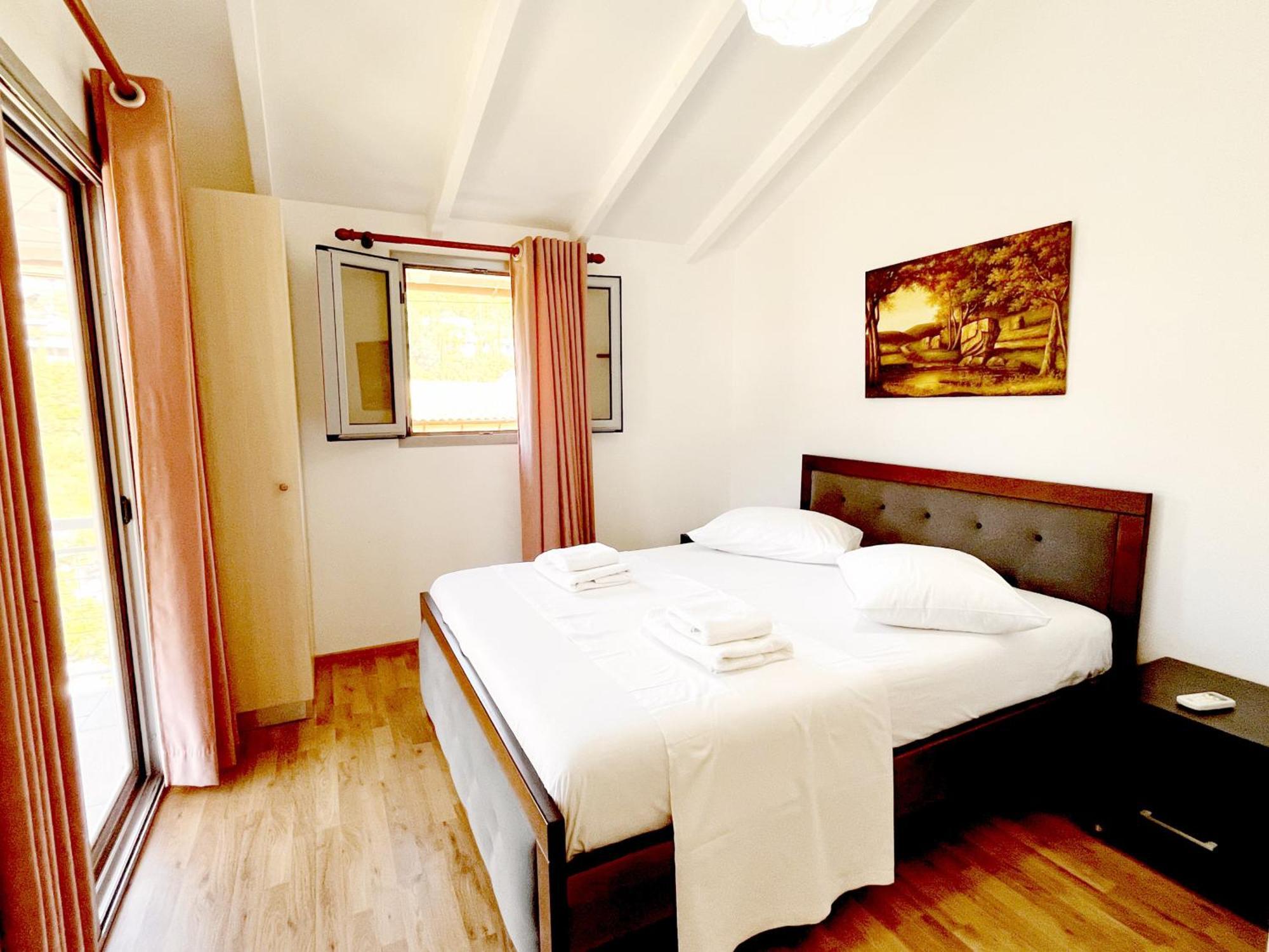 Garden Rooms Himare Luaran gambar