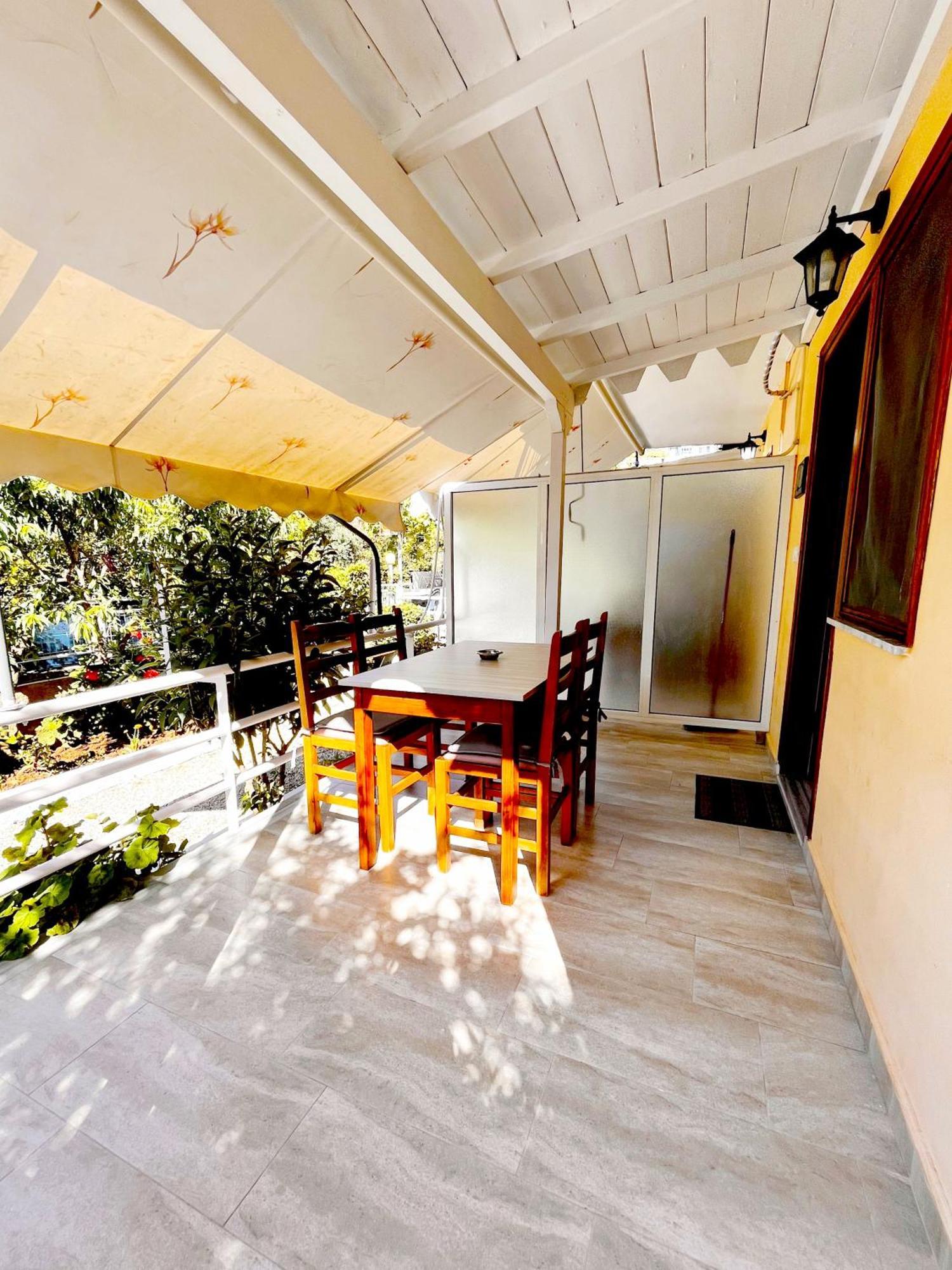 Garden Rooms Himare Luaran gambar