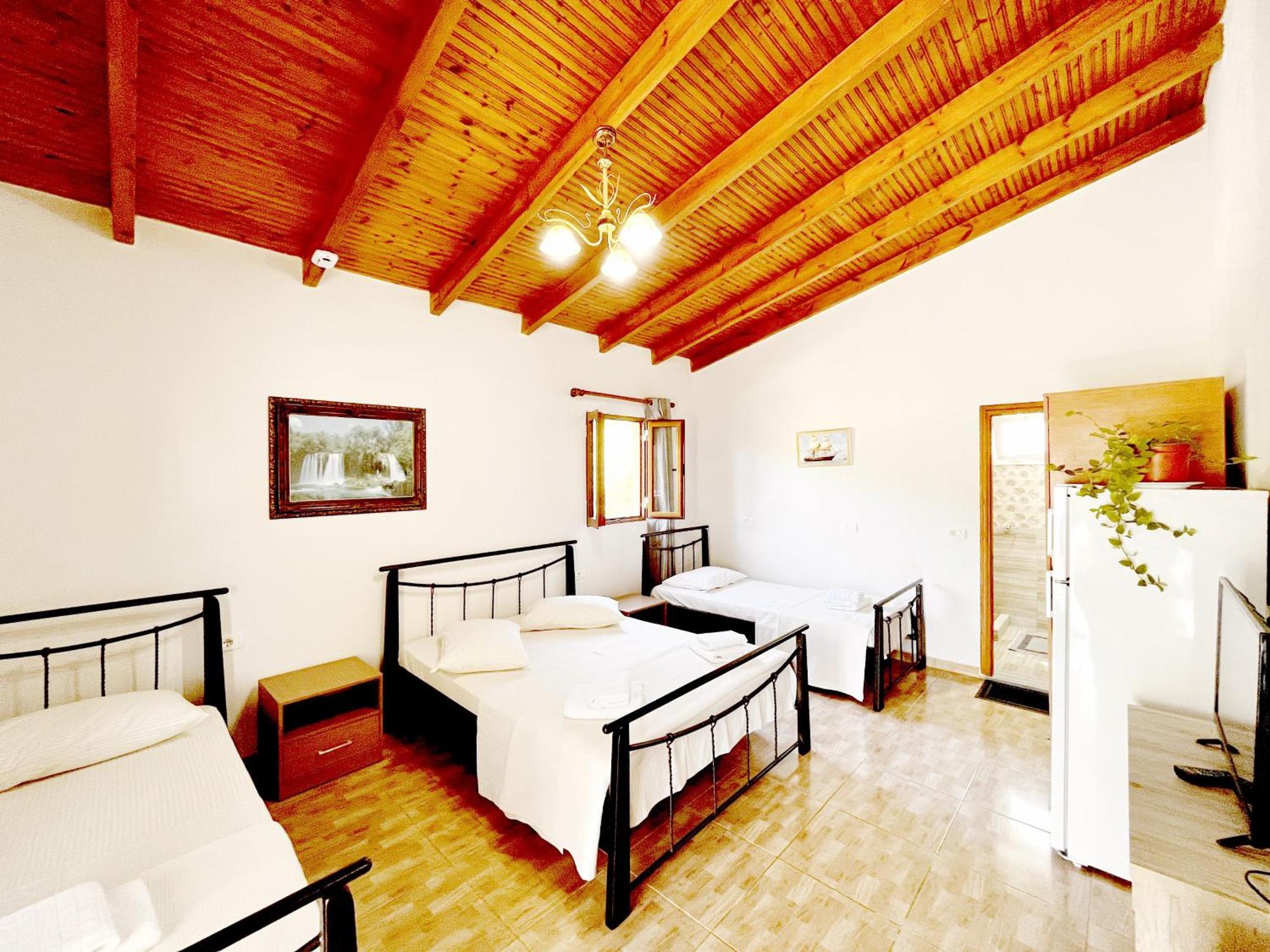 Garden Rooms Himare Luaran gambar