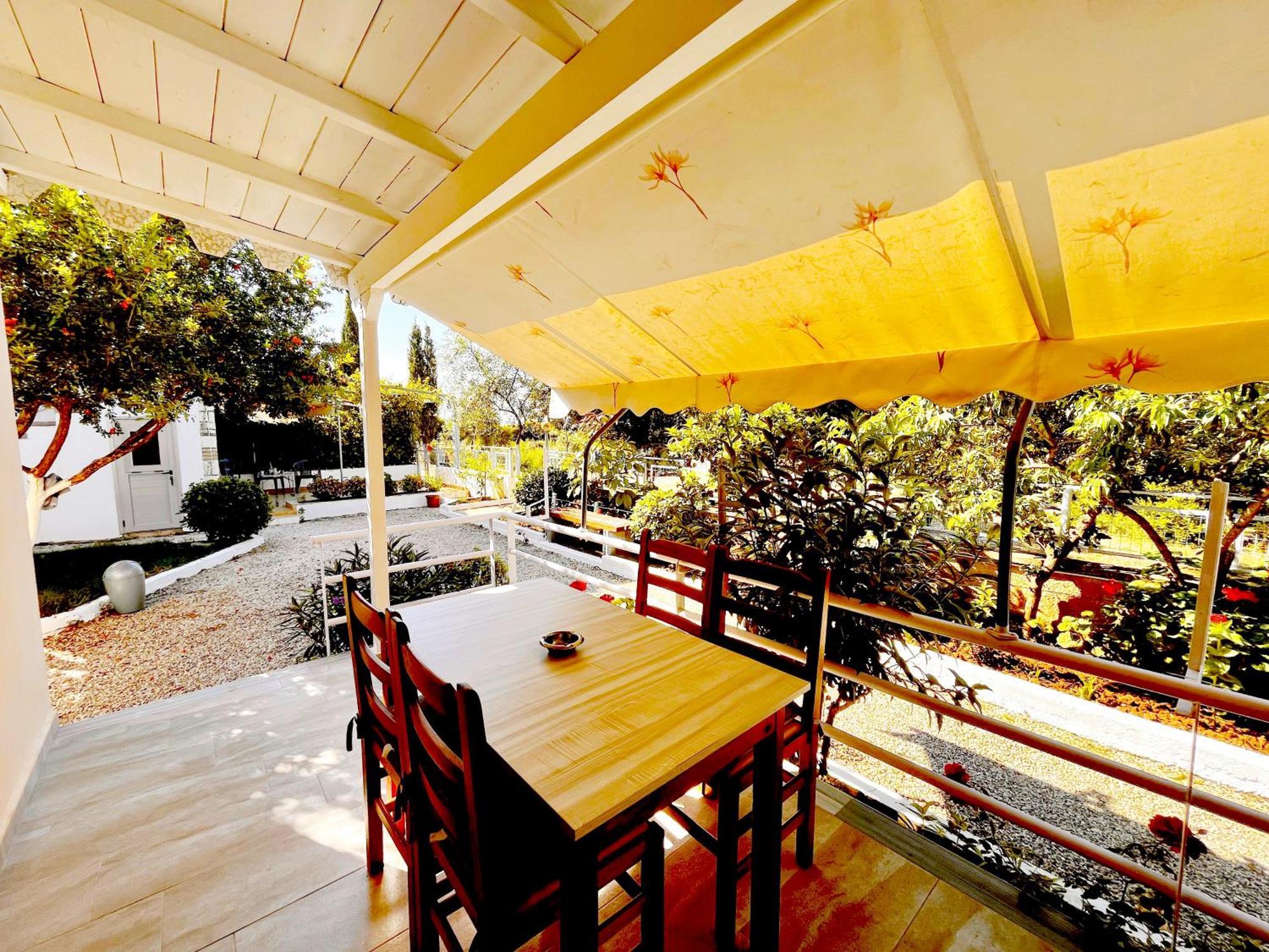 Garden Rooms Himare Luaran gambar