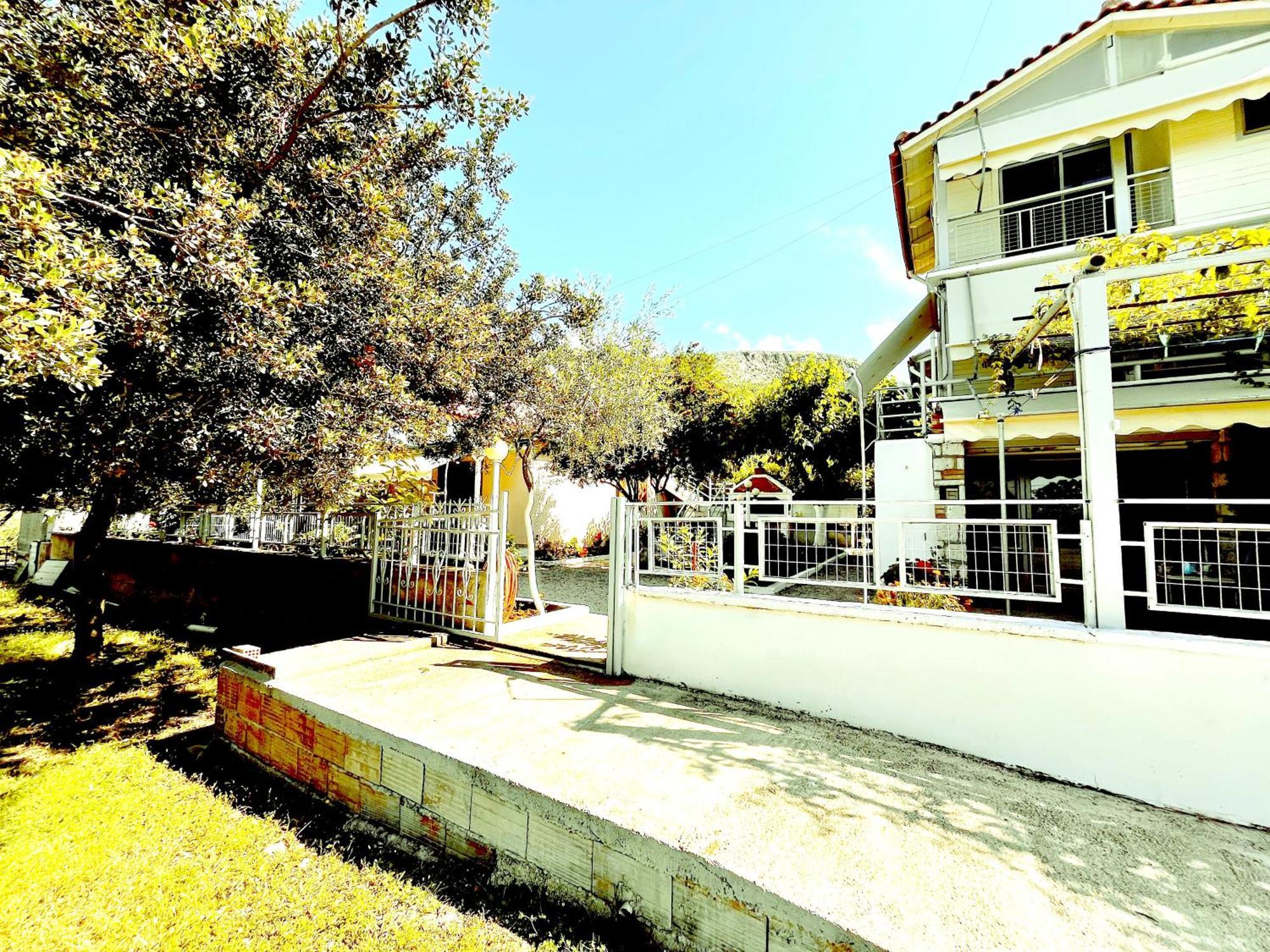 Garden Rooms Himare Luaran gambar