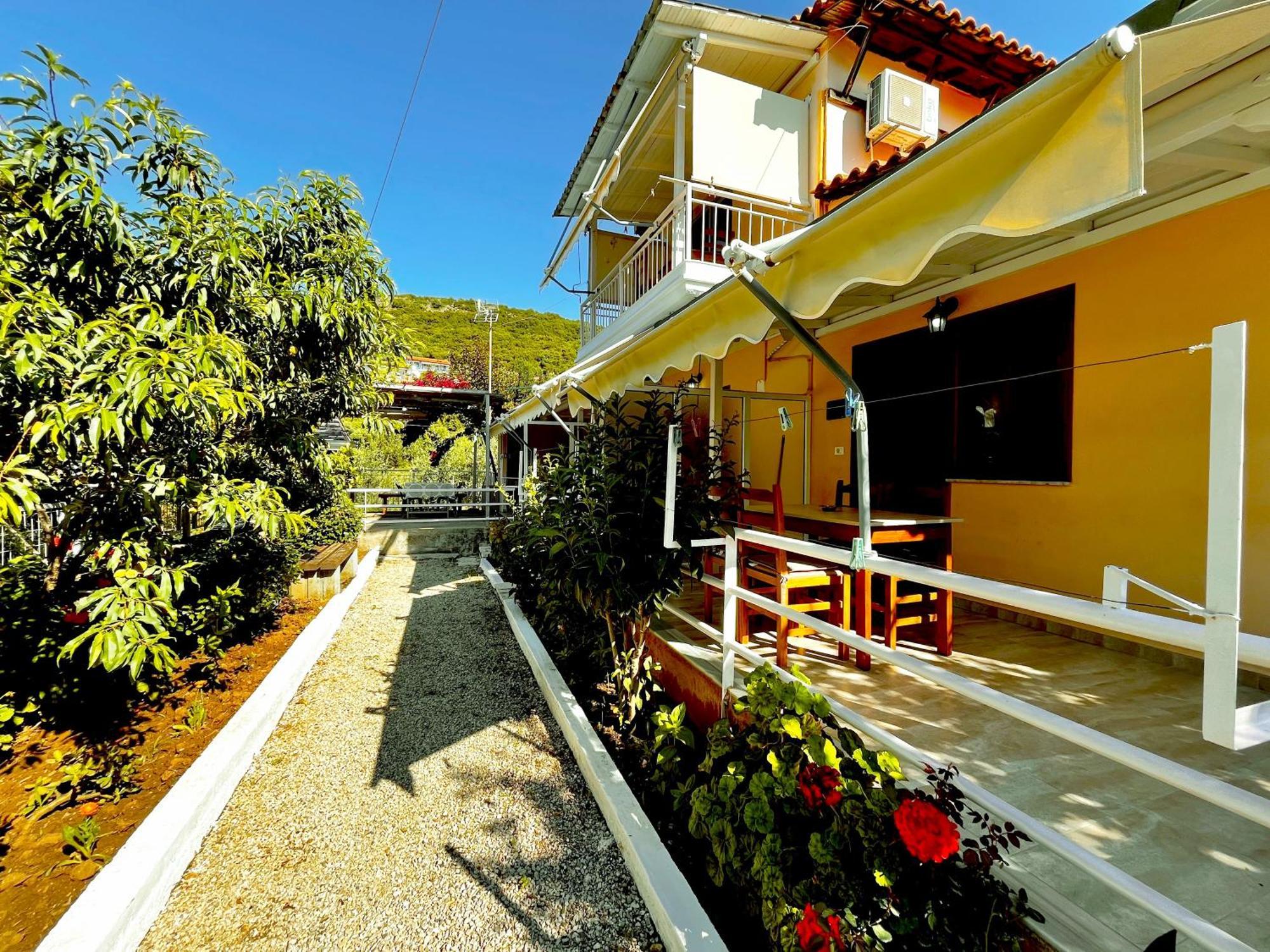 Garden Rooms Himare Luaran gambar