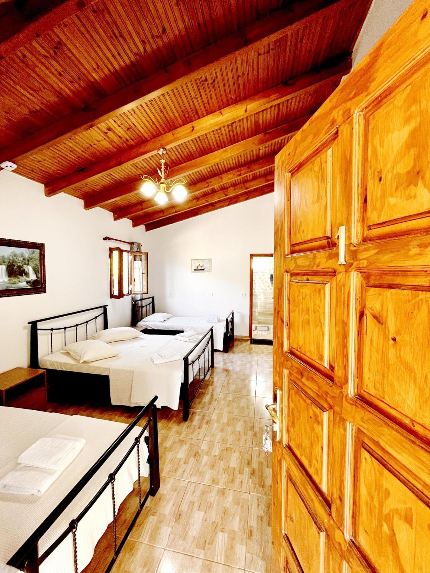 Garden Rooms Himare Luaran gambar