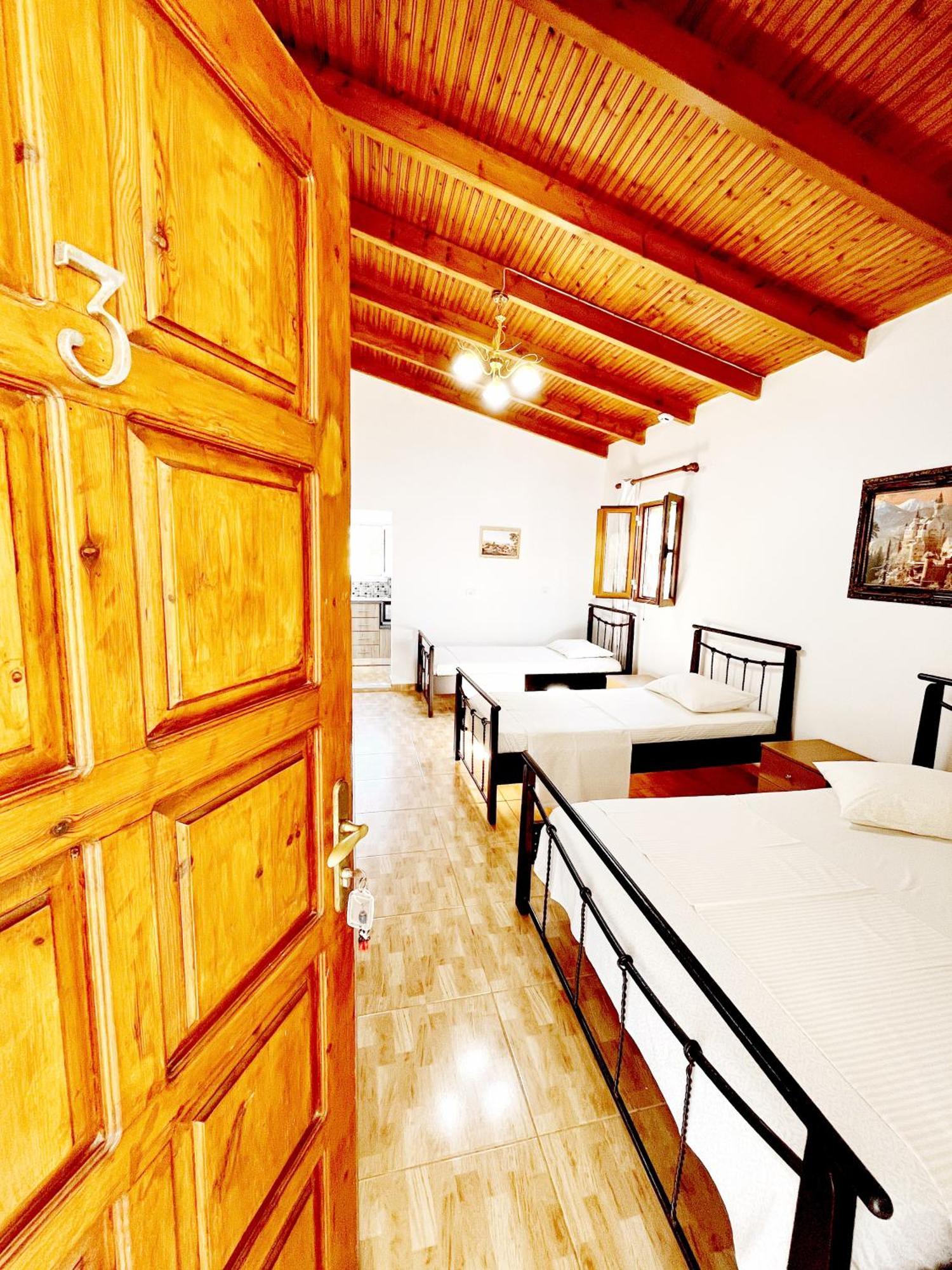 Garden Rooms Himare Luaran gambar