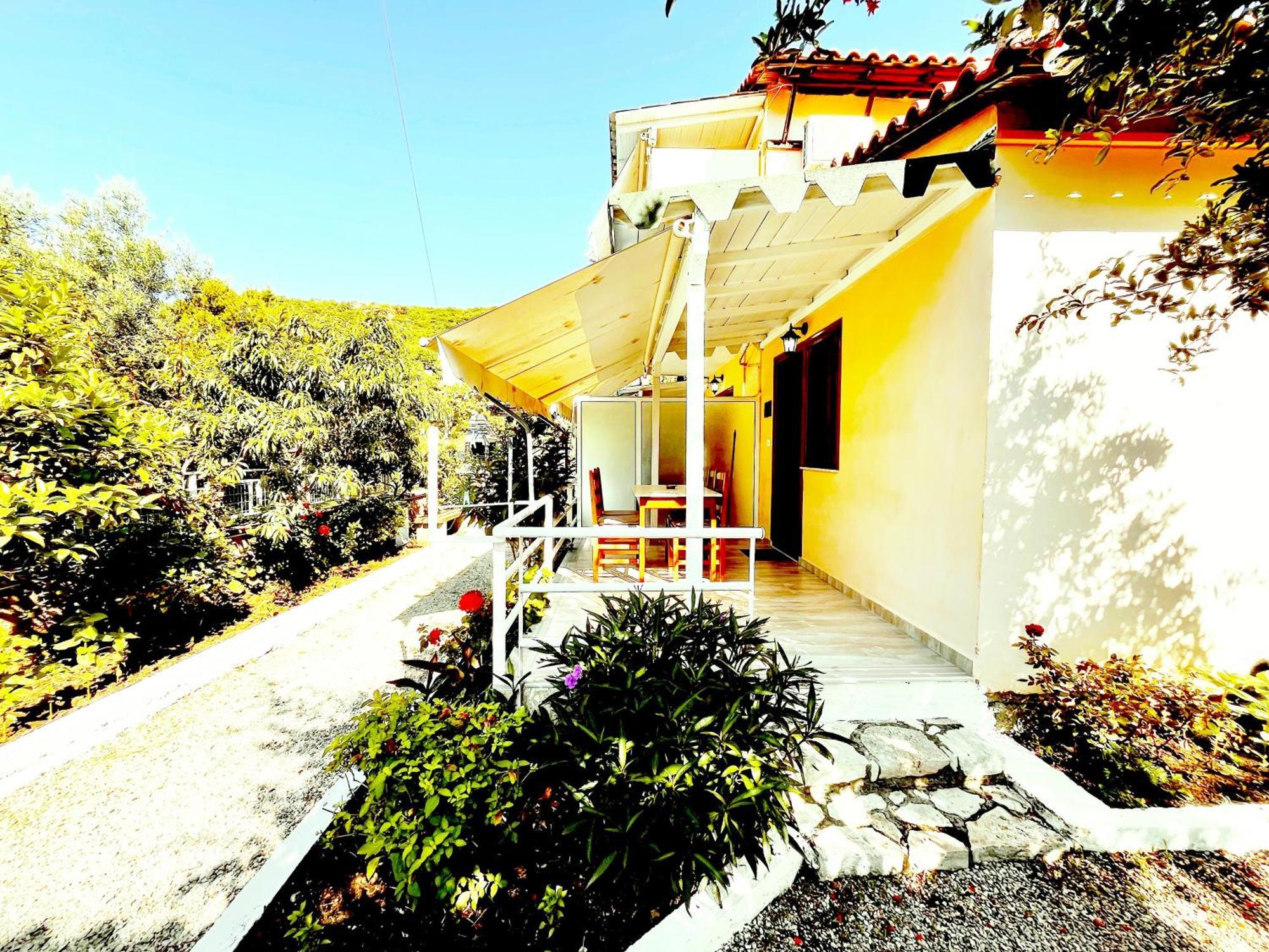 Garden Rooms Himare Luaran gambar
