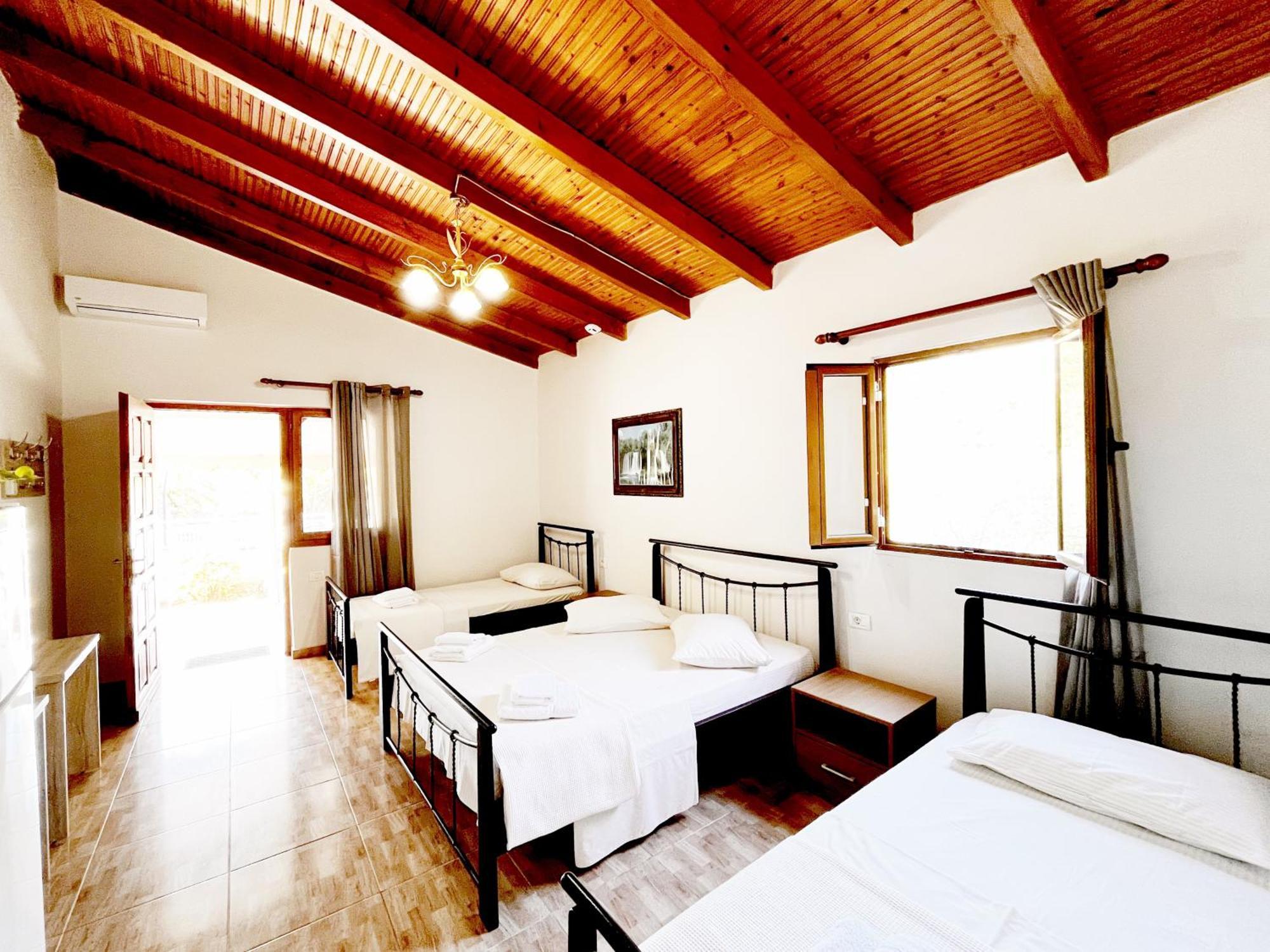 Garden Rooms Himare Luaran gambar