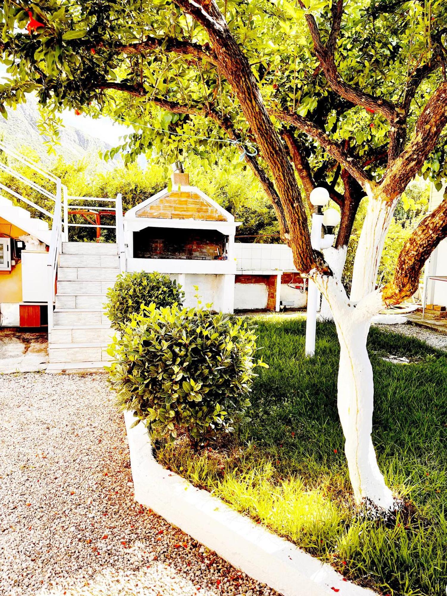 Garden Rooms Himare Luaran gambar