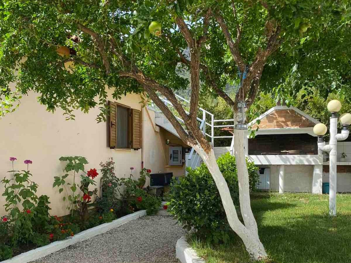 Garden Rooms Himare Luaran gambar
