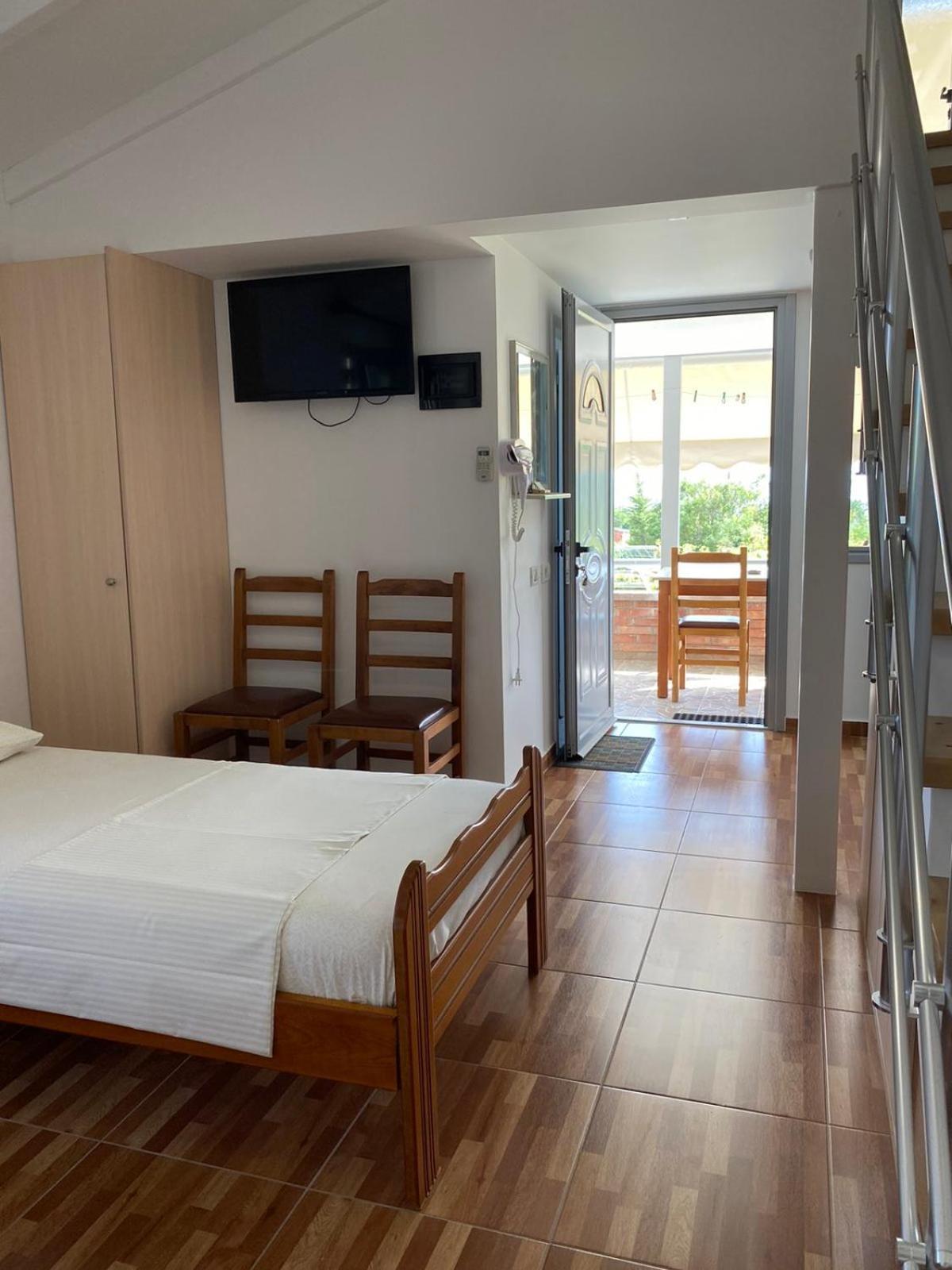 Garden Rooms Himare Luaran gambar